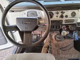 TOYOTA - BANDEIRANTE - 1996/1997 - Branca - R$ 117.200,00