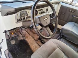 TOYOTA - BANDEIRANTE - 1996/1997 - Branca - R$ 117.200,00